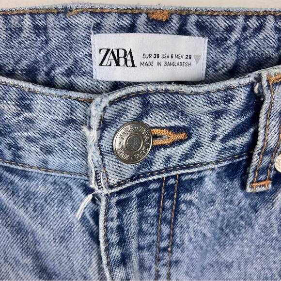 Zara High Rise Distressed Straight Jeans 6 Ripped Acid Wash Blogger Favorite - Picture 2 of 5